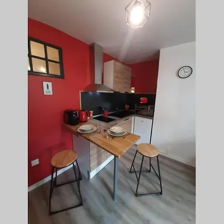 Apartment La Cour De Jeanne